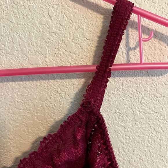 Torrid Dark Burgundy Lace Bralette Size 2 - Picture 3 of 12